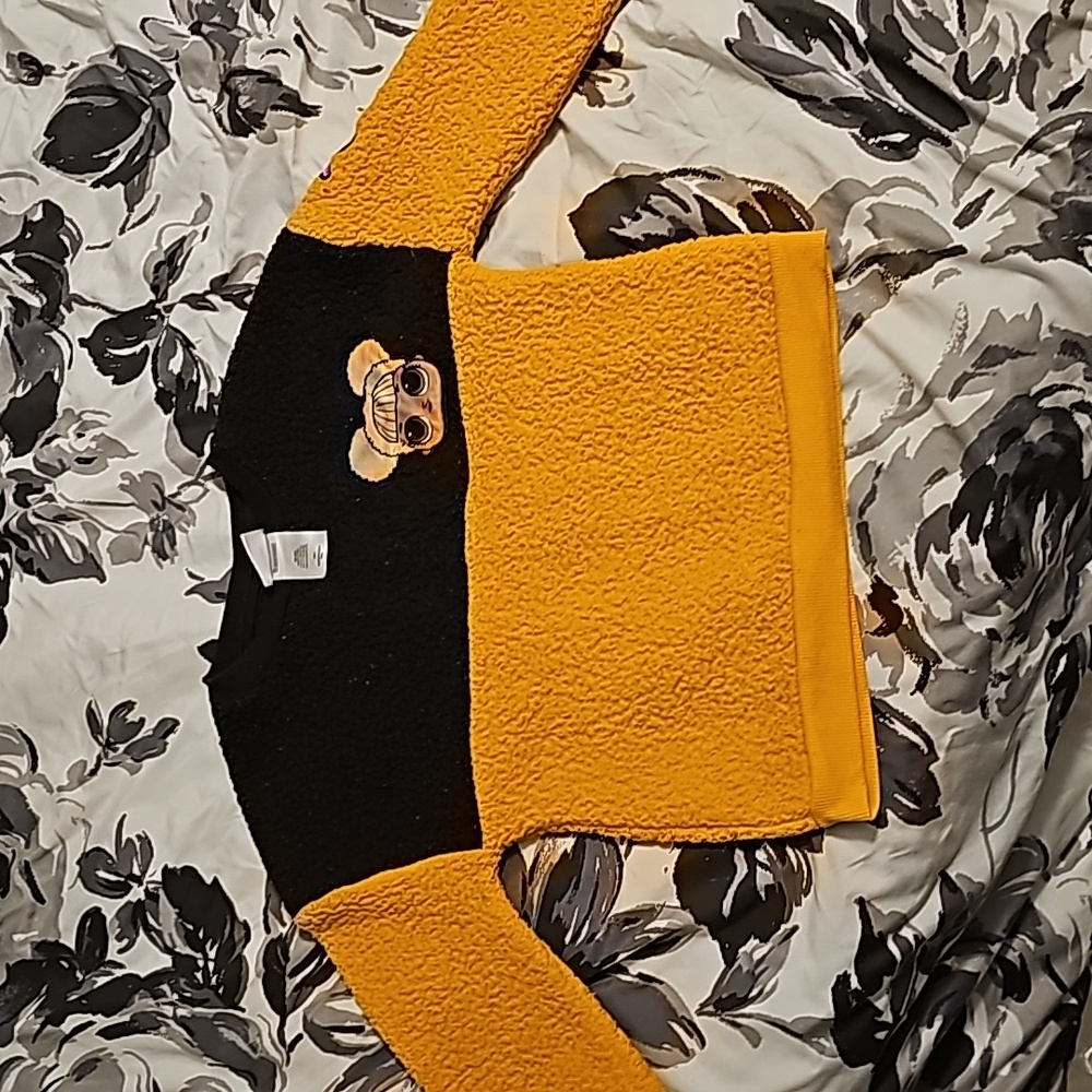 LOL Surprise girls sweater size small